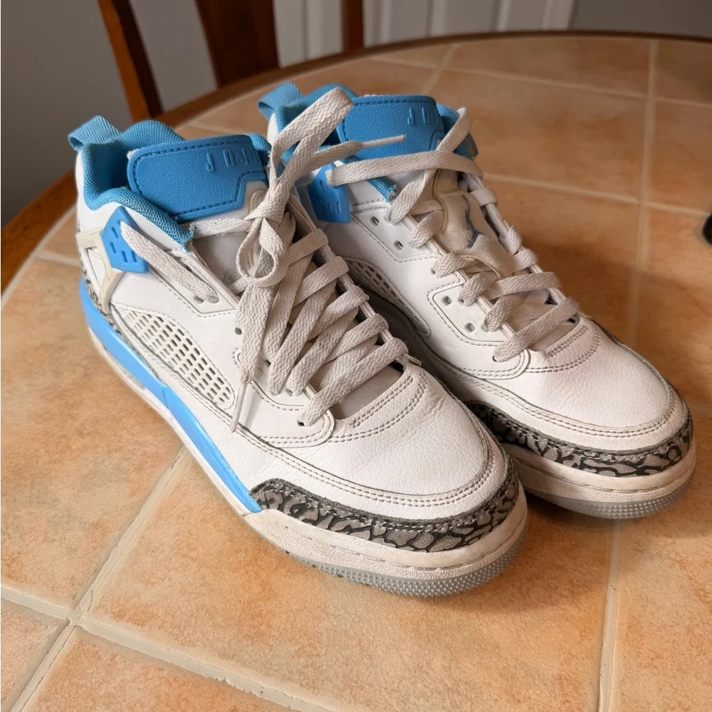 Nike Air Jordan Spizike White Blue Youth Size 7 EUC — Light Wear